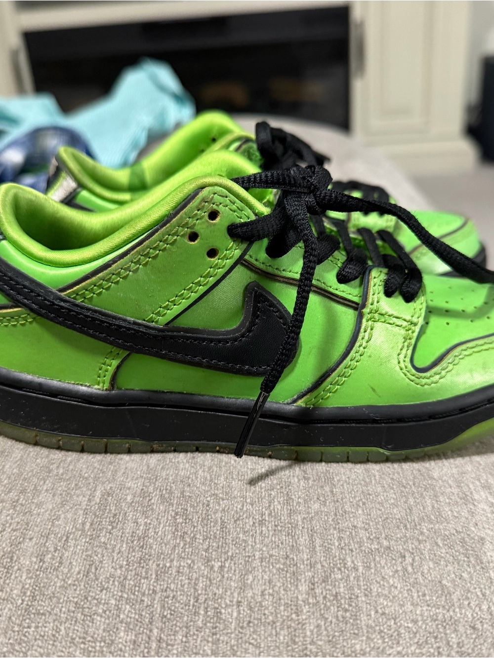 Nike Kids Neon Green and Black Low-Top Sneakers